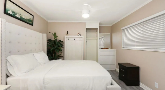 Lower Beach Front Escape Unit A, Забронировать Отель Отели Ньюпорт-Бич 3 звезды, рядом с Newport Beach Pier, 3*