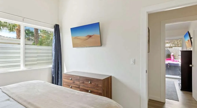Experience Modern Luxury at Desert Hideaway, Забронировать Дом для отпуска Палм-Спрингс Coachella Valley, рядом с Loehmanns Plaza Shopping Center