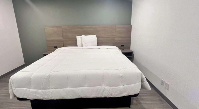 Standard Zimmer Rodeway Inn Mineola