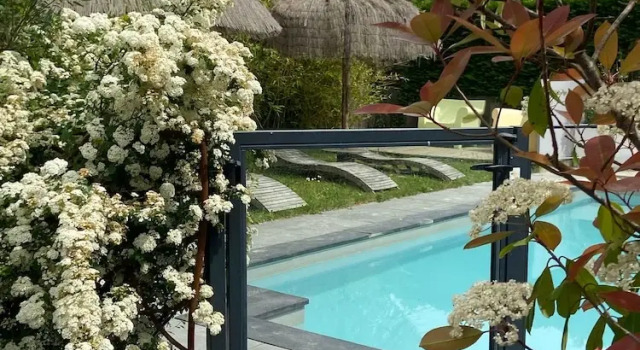Двухместный номер Deluxe Дуплекс с видом на сад Les logis du forgeron-Gites avec piscine près dAngers