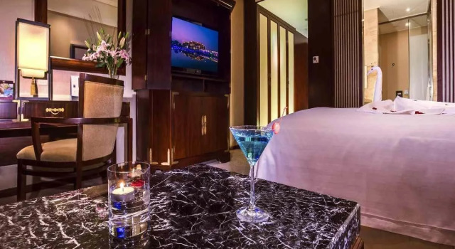 Tong Que Tai Jinling Hotel Tongling Anhui, Book Hotel Hoteller i Tongling med pool, Swimmingpool