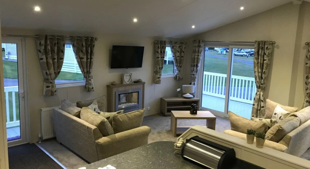 Luxury Lodge Embo