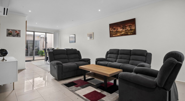 Апартаменты Spacious 3-bed Townhouse in Coburg
