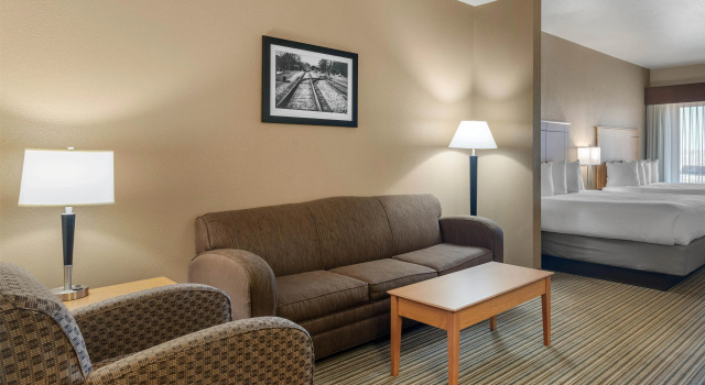 Четырёхместный люкс Best Western Shelby Inn & Suites