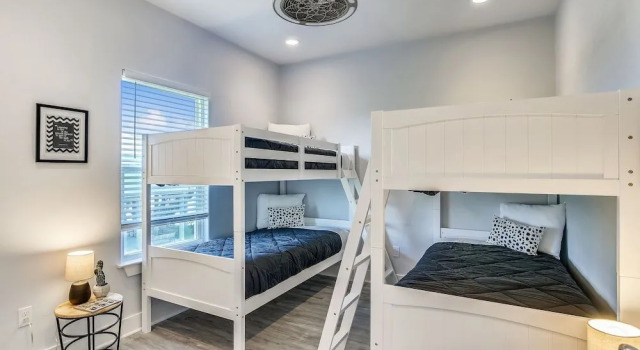 Blue Dolphin by Ryson Vacation Rentals, Book Feriehus Sommerhuse i Houston, Hytte