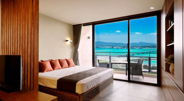 Люкс с видом на океан Away Okinawa Kouri Island Resort