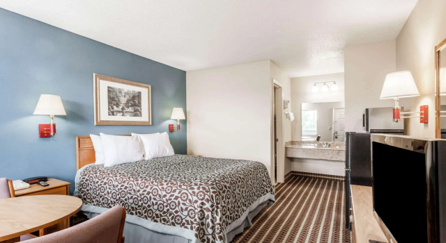 Days Inn by Wyndham Nashville North/Opryland Area