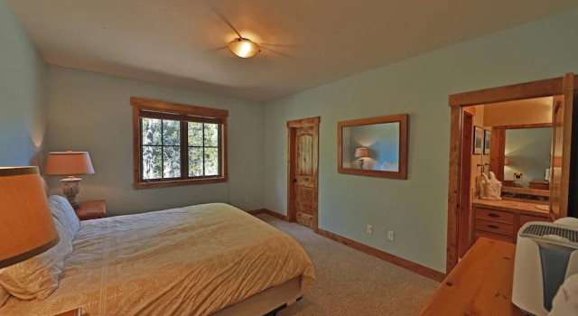 Juniper House 4 Bedrooms 3.5 Bathrooms Home, Varaa Hotelli Hotellit New England uima-altaalla, Uima-allas