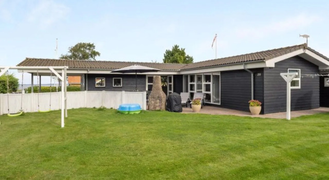"Ayna" - 150m from the sea in SE Jutland, Book Hotel Nordborg Als