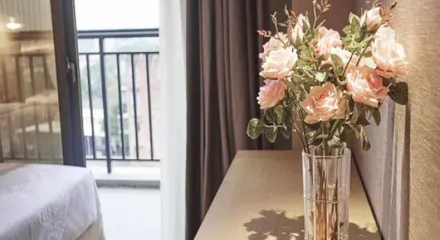 Qiaojun Hotel (Zhanjiang Dingsheng Plaza Luchuan Avenue Middle), Book Hotel Hoteller i Zhanjiang med parkering, Parkering