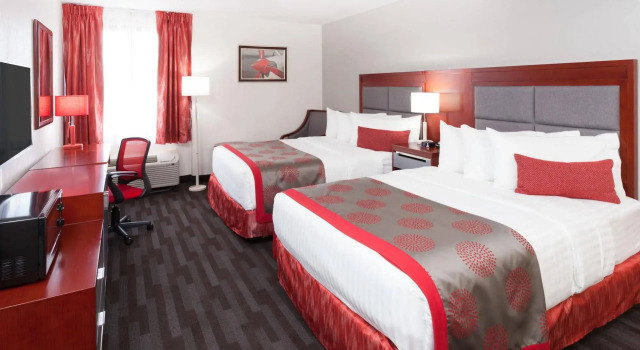 Ramada Plaza Chicago North Shore