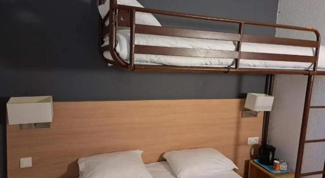 Трёхместный номер Standard Brit Hotel Tours Nord