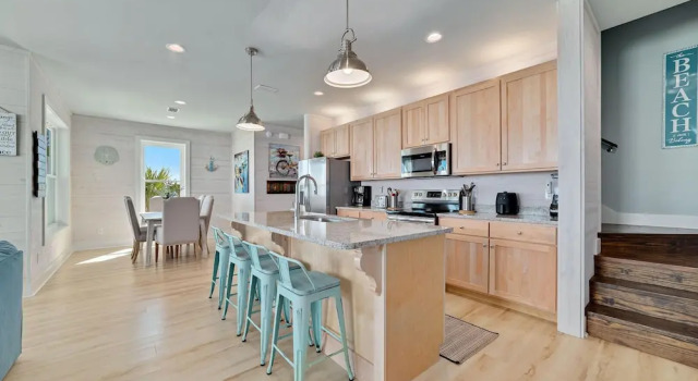 Коттедж New Coastal Cottage w/ Gulf View, Shared Pool
