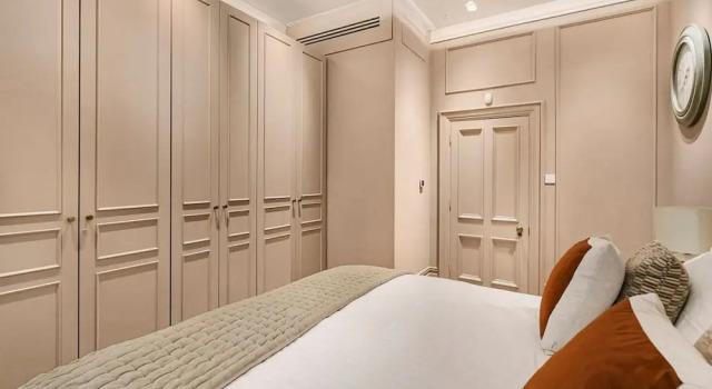 Апартаменты Ultra Luxury Holland Park Home - Central AC