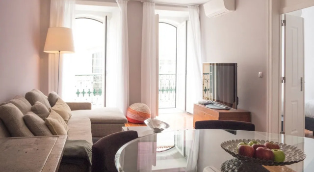 Boutique Chiado Duplex, Забронировать Бутик-отель Бутик-отели Лиссабона, рядом с Музей Regimento de Sapadores Bombeiros, Бутик-отель