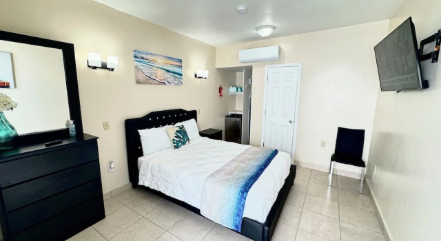 Le Bleu Bed and Breakfast, Rezerwuj Bed and Breakfast Providenciales Turks i Caicos