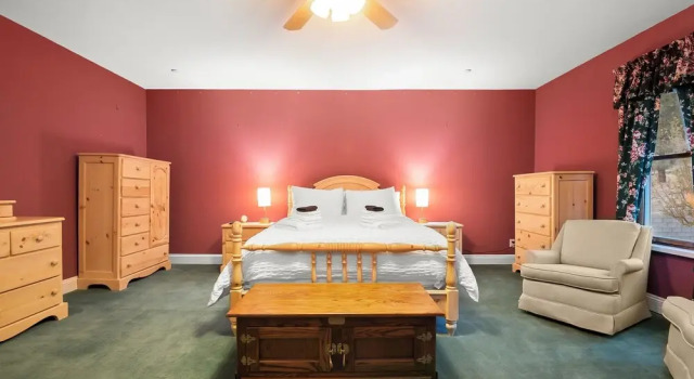 Luxary Castle & SPA near Skiing Resort, Book Ferieresort Wrightwood Californien