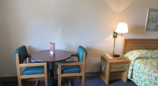 Люкс Knights Inn Canton