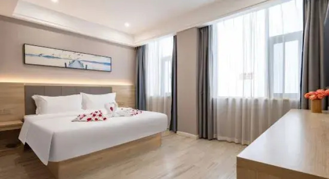 Люкс Deluxe Shankee Coffee Style Hotel (Wuhan Airport Port Avenue)
