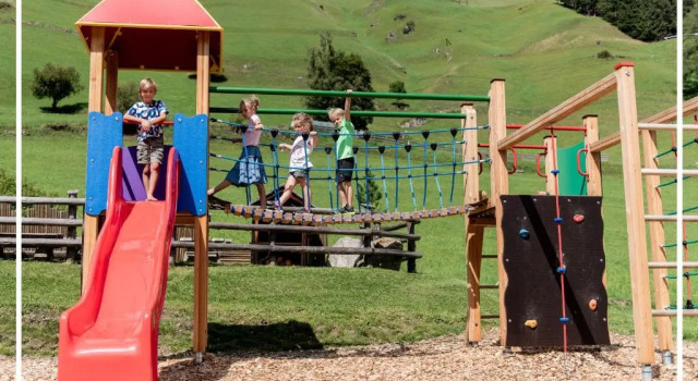 Tyrol Mountain Aparts - Urlaubsresort Hafele, Rezerwuj Apartament Hotele w Tyrol z parkingiem, Parking