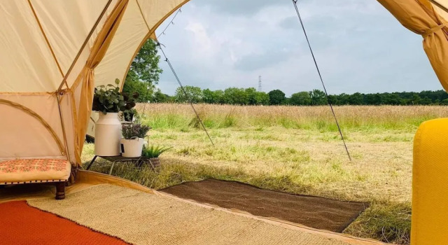 Private Glamping in a Vintage Caravan & Bell Tent, Prenota Campeggio Hepscott Northumberland