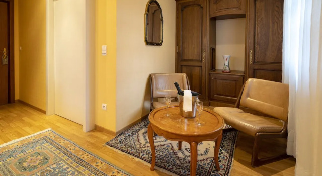 Трёхместный номер Comfort с балконом Hotel Munsch Restaurant & Wellness, Colmar Nord - Haut-Koenigsbourg