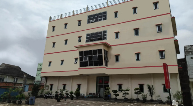 OYO 3499 J8 Hotel, Rezerwuj Hotel Jambi 