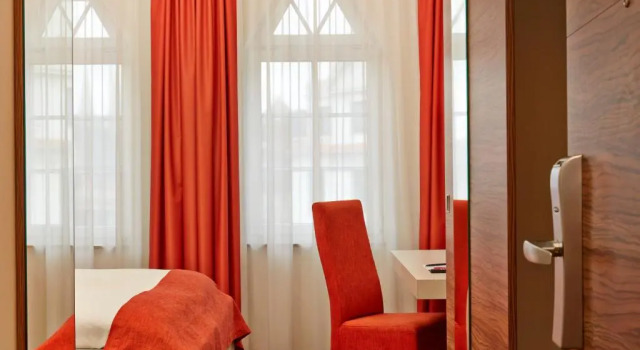 Номер Standard H+ Hotel Lübeck
