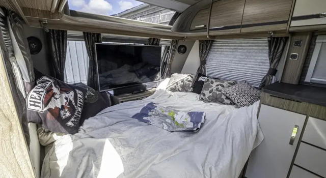 2 Double Bed Caravan - Secure Parking and Wifi, Забронировать Отель Manordeilo and Salem Южный Уэльс