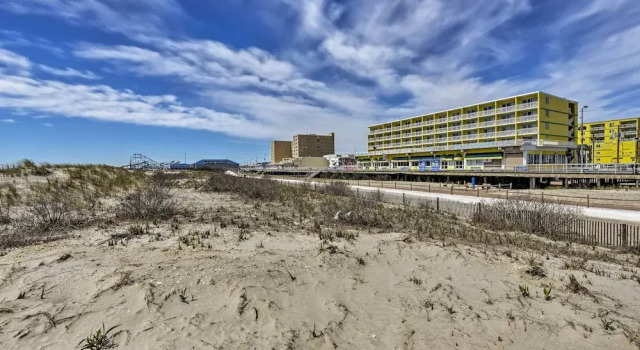 Апартаменты Coastal Condo w/ Pool, 1 Block to Wildwood Beach!