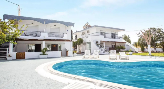 Студия Toulas Apartments