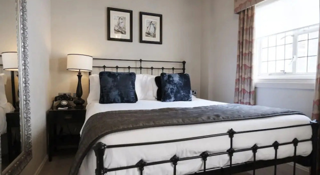 Номер Economy The White Swan Hotel