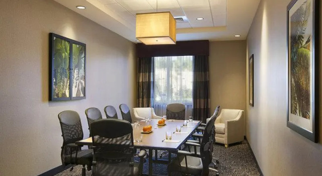 Четырёхместный люкс Holiday Inn Express Miami Airport-Blue Lagoon Area by IHG
