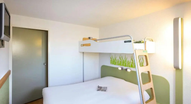 Трёхместный номер Standard ibis budget Marseille Vieux Port