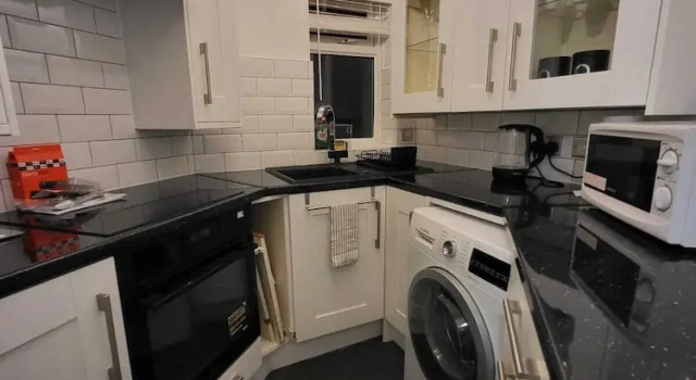 Lovely 2-bed Apartment in Grays