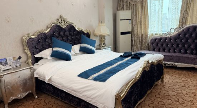 Deluxe Suite Promenade Hotel