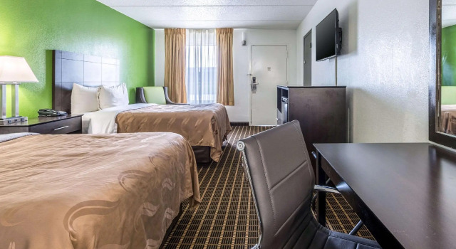Четырёхместный номер Standard Quality Inn Simpsonville-Greenville
