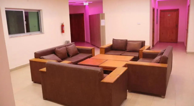 Hotel Al Azeem, Rezervasyon Otel Khyber Pakhtunkhwa Province otoparklı oteller, Otopark