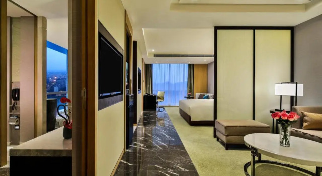 Двухместный полулюкс Crowne Plaza Chengdu Wenjiang by IHG