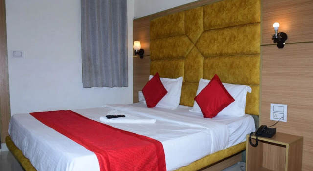 Номер Deluxe Hotel JP Regency