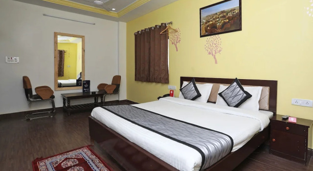 OYO 9984 Hotel Shiv Sagat, Забронировать Отель Отели штата Раджастхана с парковкой, Парковка