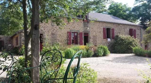 le Clos-Huet, Réserver Hôtel Mezangers 