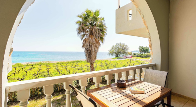 Апартаменты Beachfront Nest Memi Koroni-seaheaven House A3