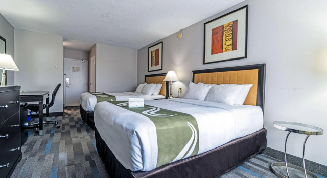 Четырёхместный номер Standard HFX Airport Hotel
