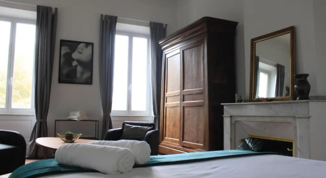Апартаменты Appartement PAUL SABATIER - VUE SUR JARDIN - LUXE