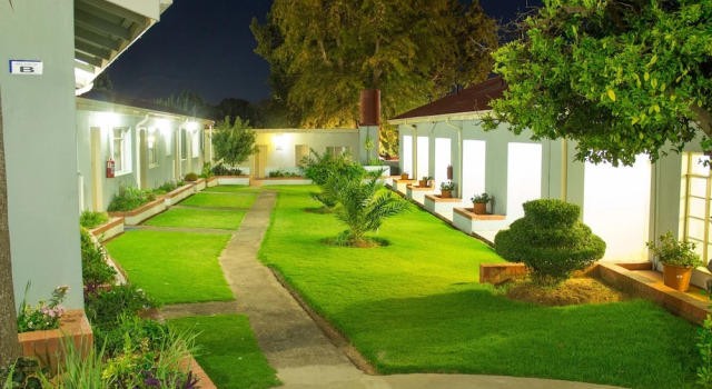 Трёхместный номер Standard с видом на сад Blue Mountain Inn Lesotho