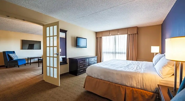 Двухместный люкс c 1 комнатой Holiday Inn South Plainfield-Piscataway by IHG