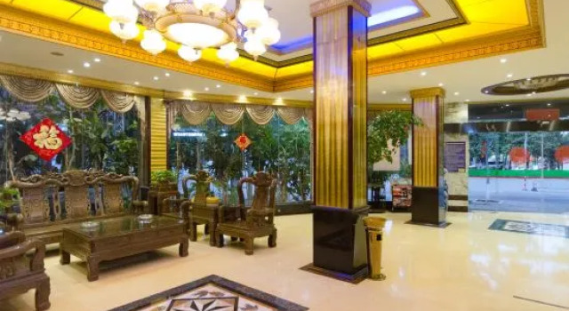 Huadu Hotel, Rezerwuj Hotel Hotele w Baoshan z parkingiem, Parking