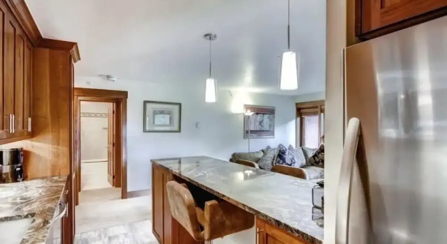 Luxury Ski In, Ski Out 1 Bedroom Mountain Residence In The Heart Of Lionshead Village With Heated Slope Side Pool And Hot Tub, Забронировать Апарт-отель Отели Вейл с парковкой, Парковка