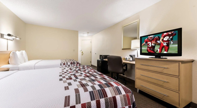 Четырёхместный номер Superior Red Roof Inn Cleveland Airport - Middleburg Heights
